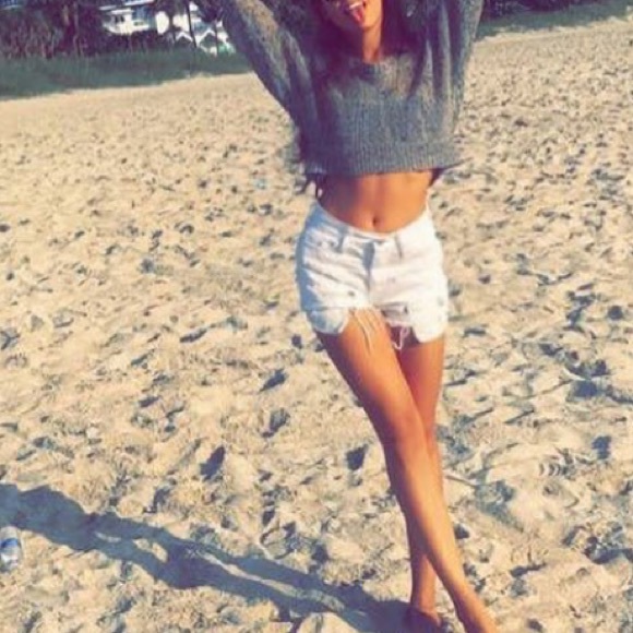 Hollister White High rise shorts - Picture 3 of 4